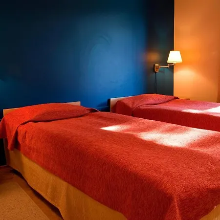 Hotell & *